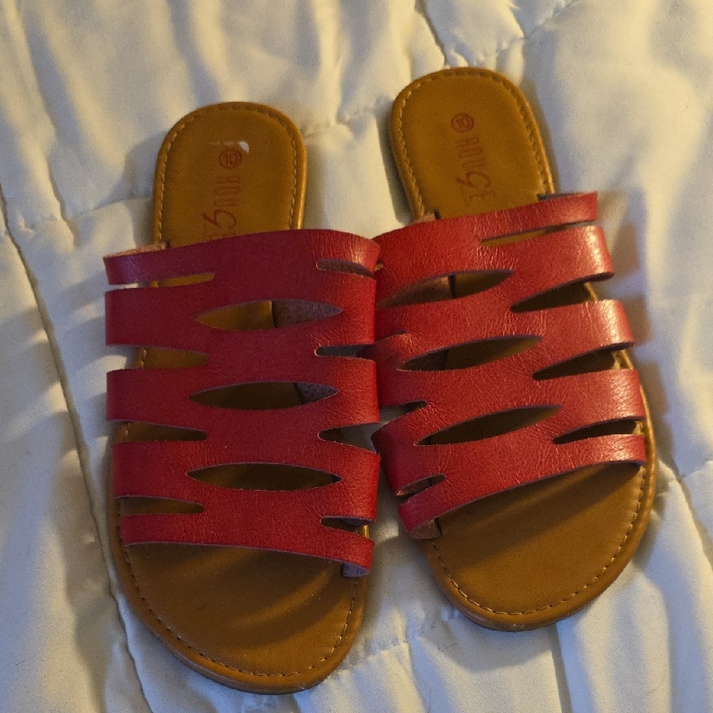 Rouge! Red Woven Sandals for Summer Size 10